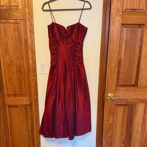 Chic Burgundy Midi Dress